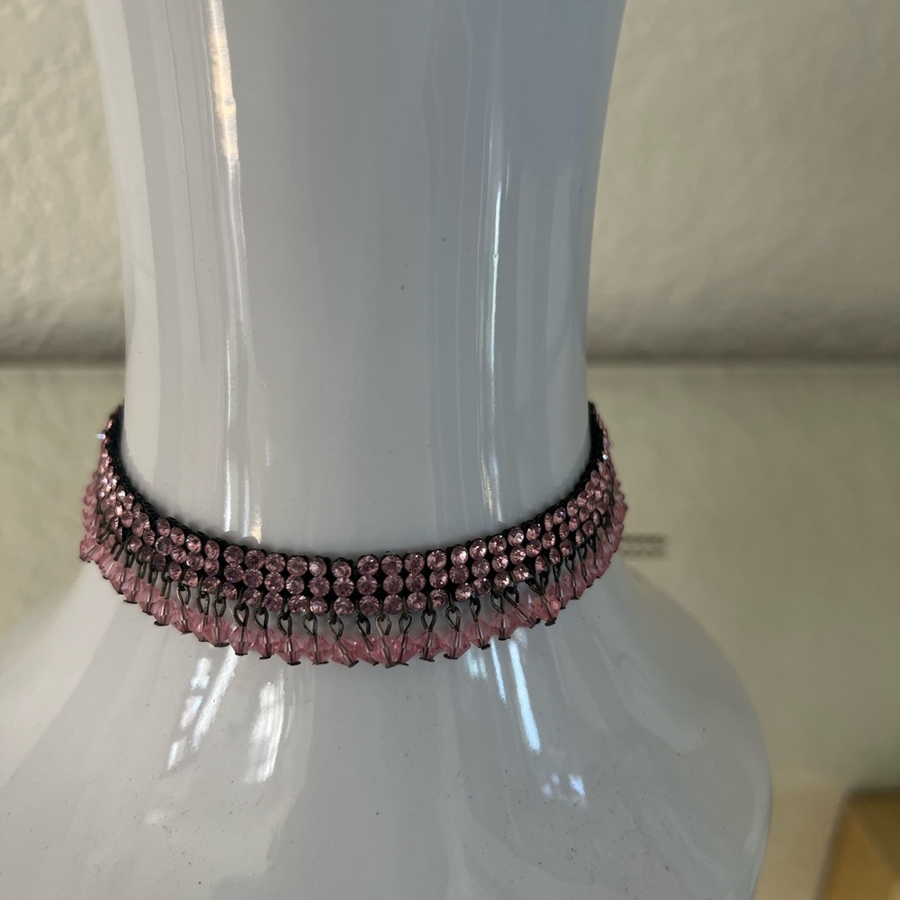 Elegant Pink Beaded Necklace - Picture 2 of 4